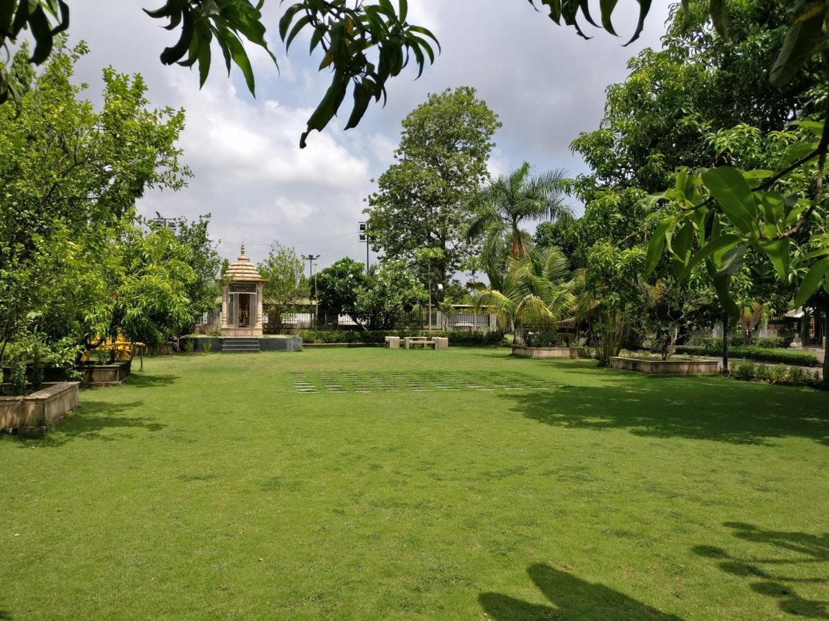Pushp Vatika Resort & Lawns Navi Mumbai Luaran gambar