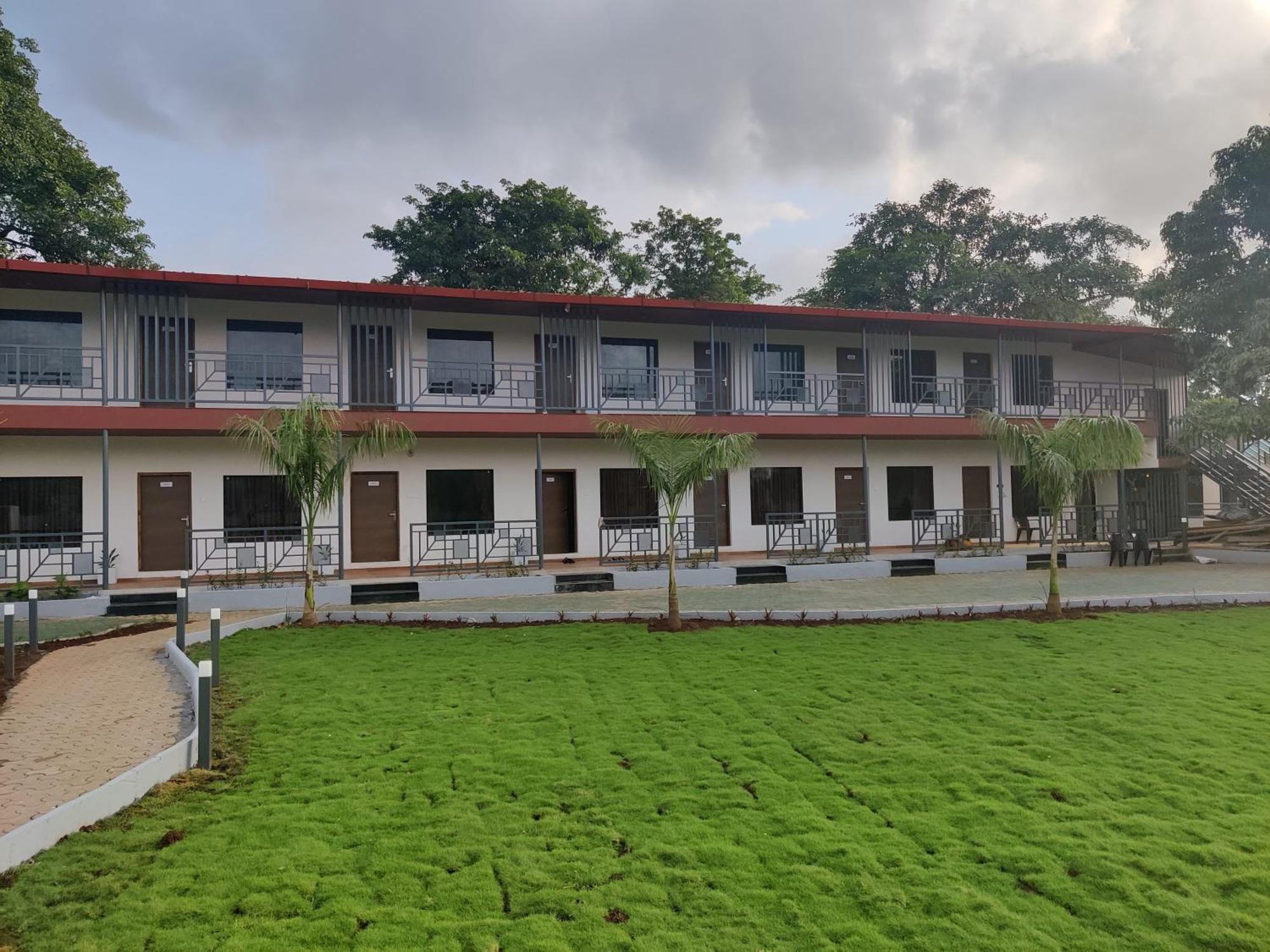 Pushp Vatika Resort & Lawns Navi Mumbai Luaran gambar